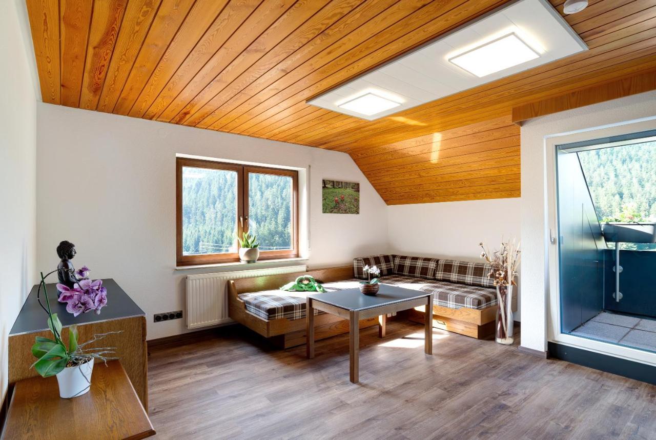 Haus Erika Ferienwohnung 2 Bad Teinach-Zavelstein Bagian luar foto